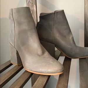 LUCKY BRAND Ravynn Ankle Heeled Boots